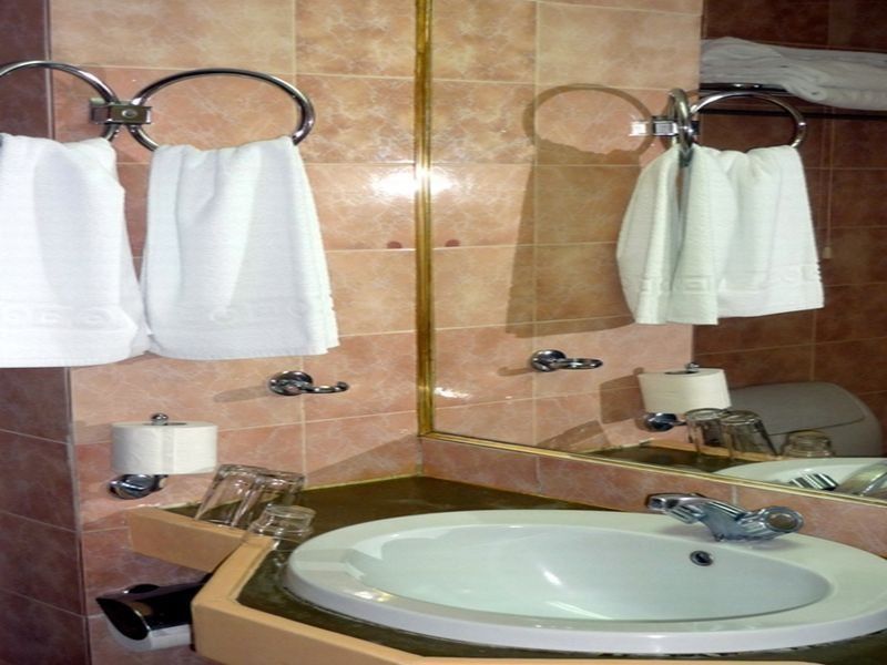 Rainbow Hotel 2*